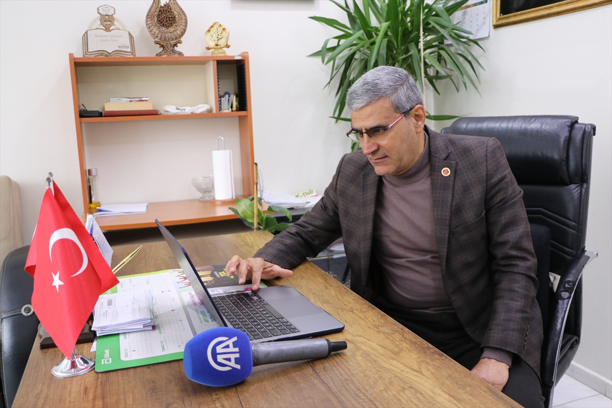 KİLİS (AA) – Kilis Muhtarlar Derneği Başkanı Mehmet Karakuş ve