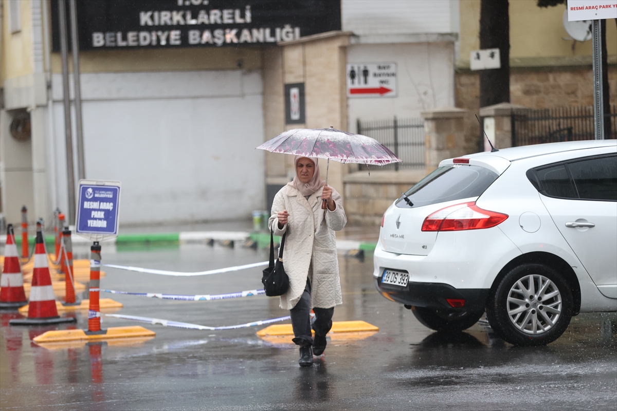 KIRKLARELİ (AA) – Meteoroloji Genel Müdürlüğünün "sarı" kodlu uyarıda bulunduğu