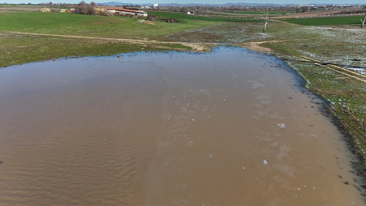 KIRKLARELİ (AA) – Kırklareli'nde etkili olan soğuk hava nedeniyle Karahıdır