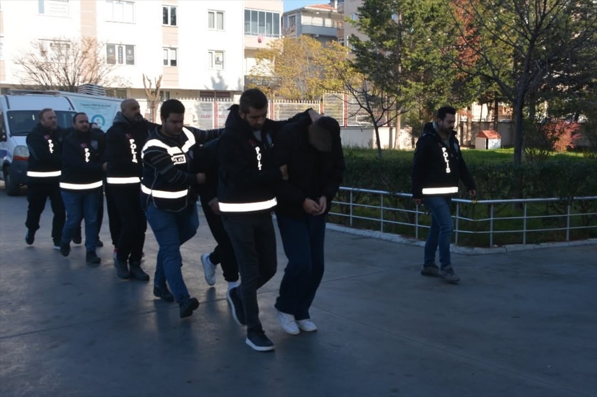 KIRKLARELİ (AA) – Kırklareli'nin Lüleburgaz ilçesinde "yağma" ve "gasp" suçlarına