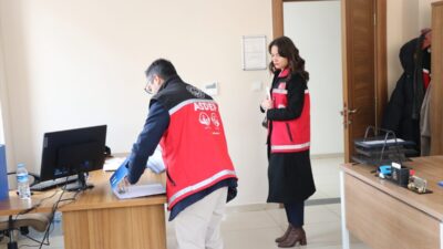 - Siirt'te Aile ve Sosyal Hizmetler İl Müdürlüğü ekipleri, karlı