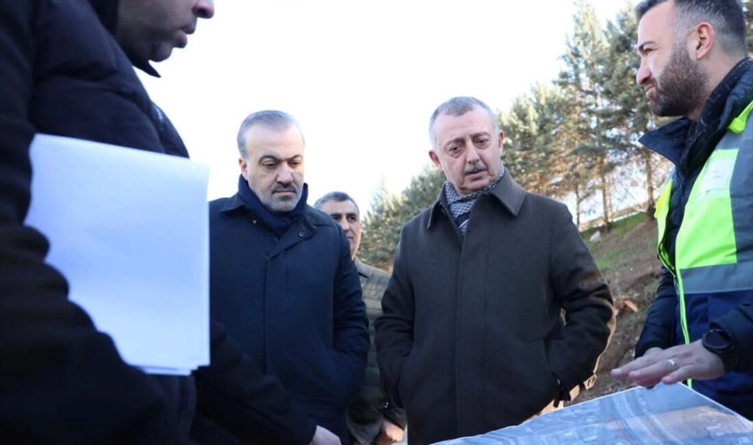 KOCAELİ (AA) – Kocaeli'de yapımı süren raylı sistem hattının genişletilmesi,