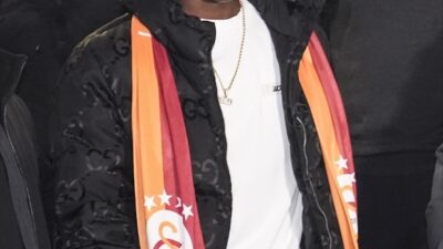 - Hücum oyuncusu Asprilla:
- "Bu büyük kulübe geldiğim için çok