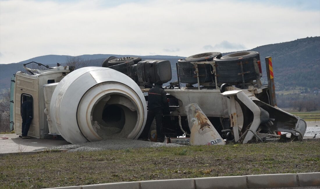 BURSA (AA) – Kütahya'nın Tavşanlı ilçesinde aynı firmaya ait beton