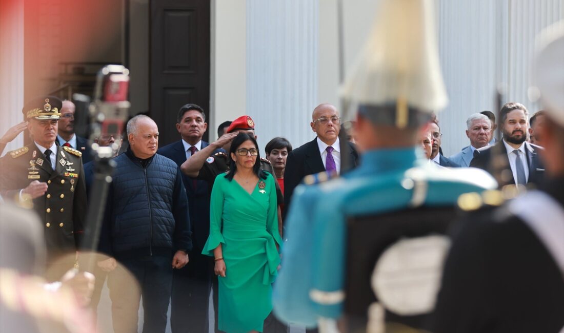 - "ABD'de rehin tutulan iki kahramanımızın, Devlet Başkanı'mız Nicolas Maduro