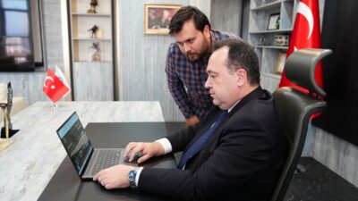 MANİSA (AA) – Manisa Büyükşehir Belediye Başkanı Besim Dutlulu, Anadolu