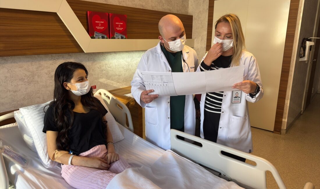 - Aydın'da babasıyla mantar yedikten sonra zehirlenen Medine Coşkun, İzmir’de