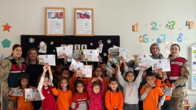 MARDİN (AA) – Mardin’in Yeşilli ilçesinde jandarma ekipleri, karnesini alan