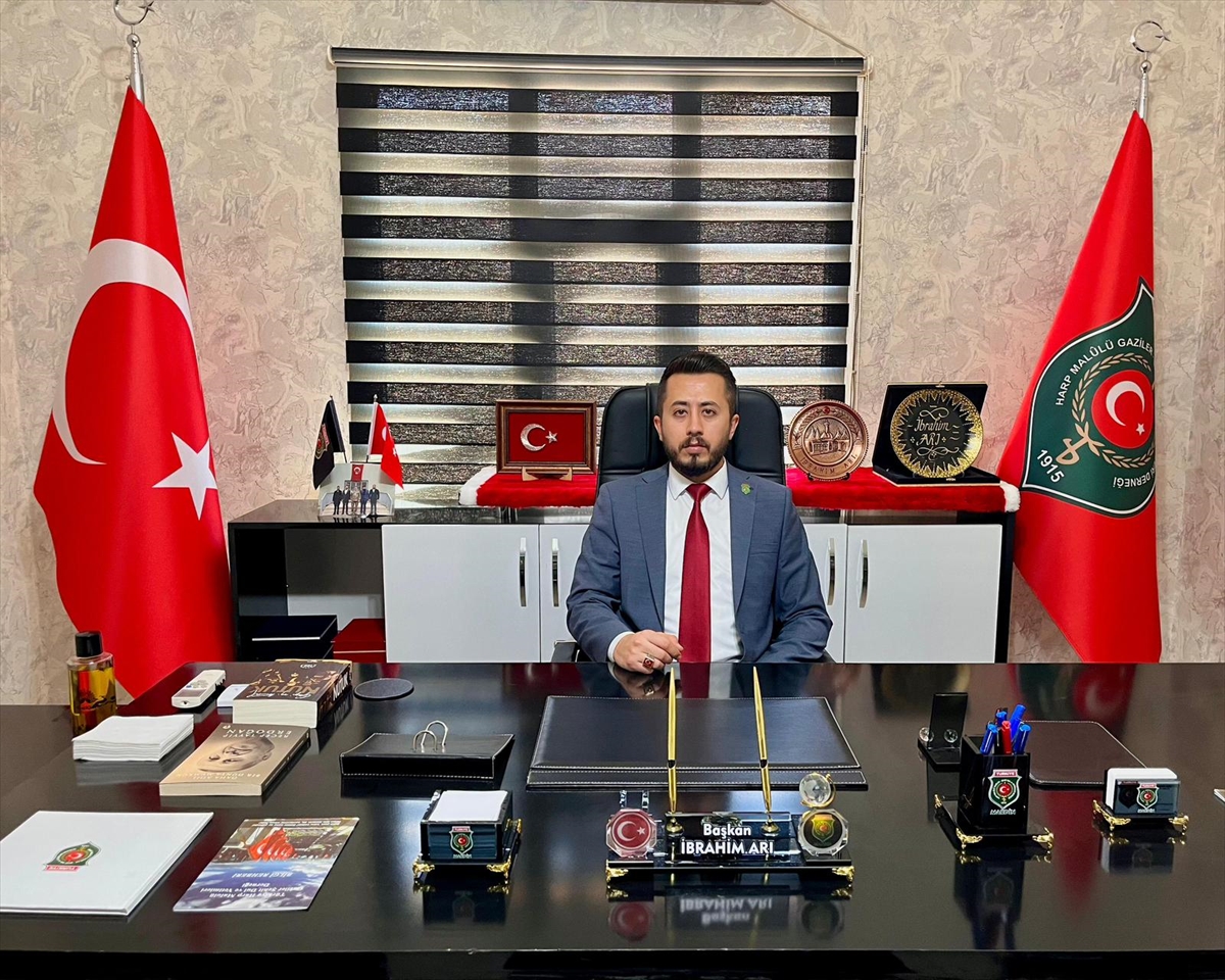 - Esnaf ve vatandaşlara Türk bayrağı dağıtan Türkiye Kamu-Sen Mardin