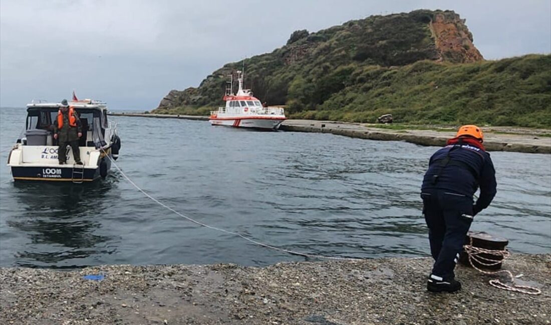 İSTANBUL (AA) – Marmara Denizi'nde sürüklenen ve içinde 2 kişi