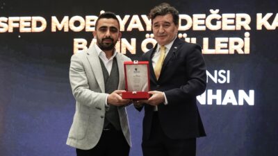 - AA Finans Haberleri Başmuhabiri Uğur Aslanhan'a, yaptığı haberlerle mobilya