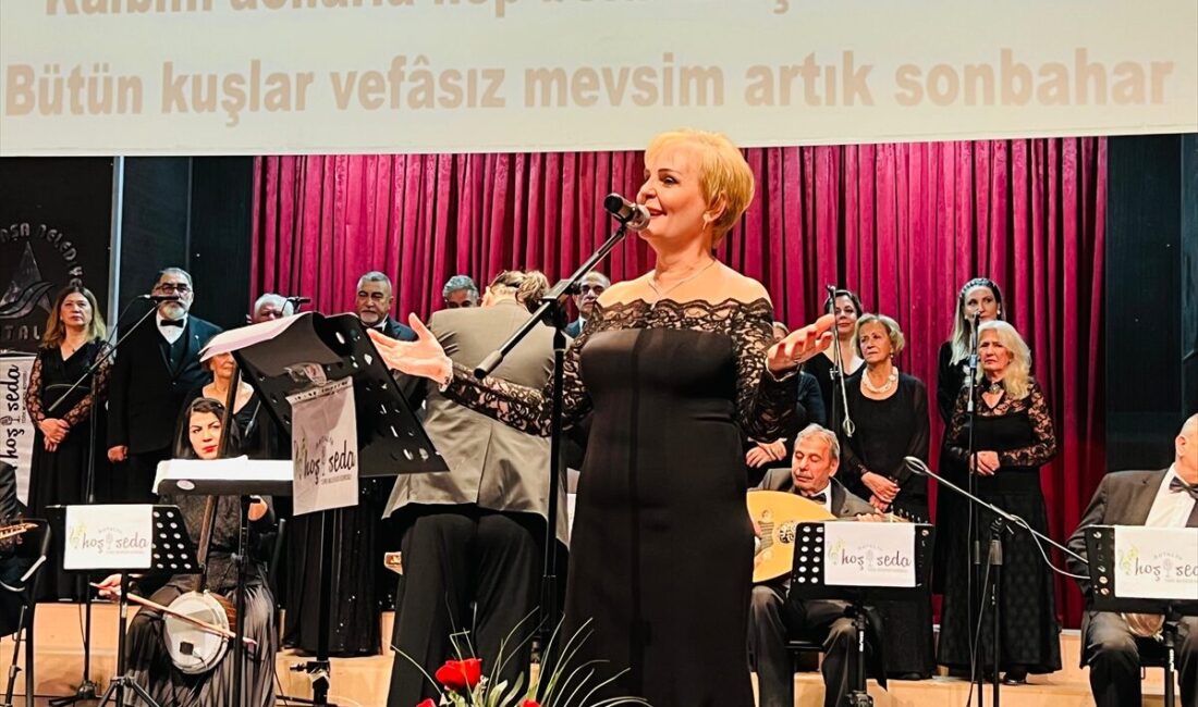 - Antalya'da farklı yaş ve mesleklerden emekli katılımcıların oluşturduğu Türk