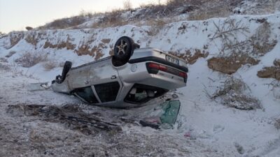 NEVŞEHİR (AA) – Nevşehir'in Gülşehir ilçesinde iki otomobilin çarpışması sonucu