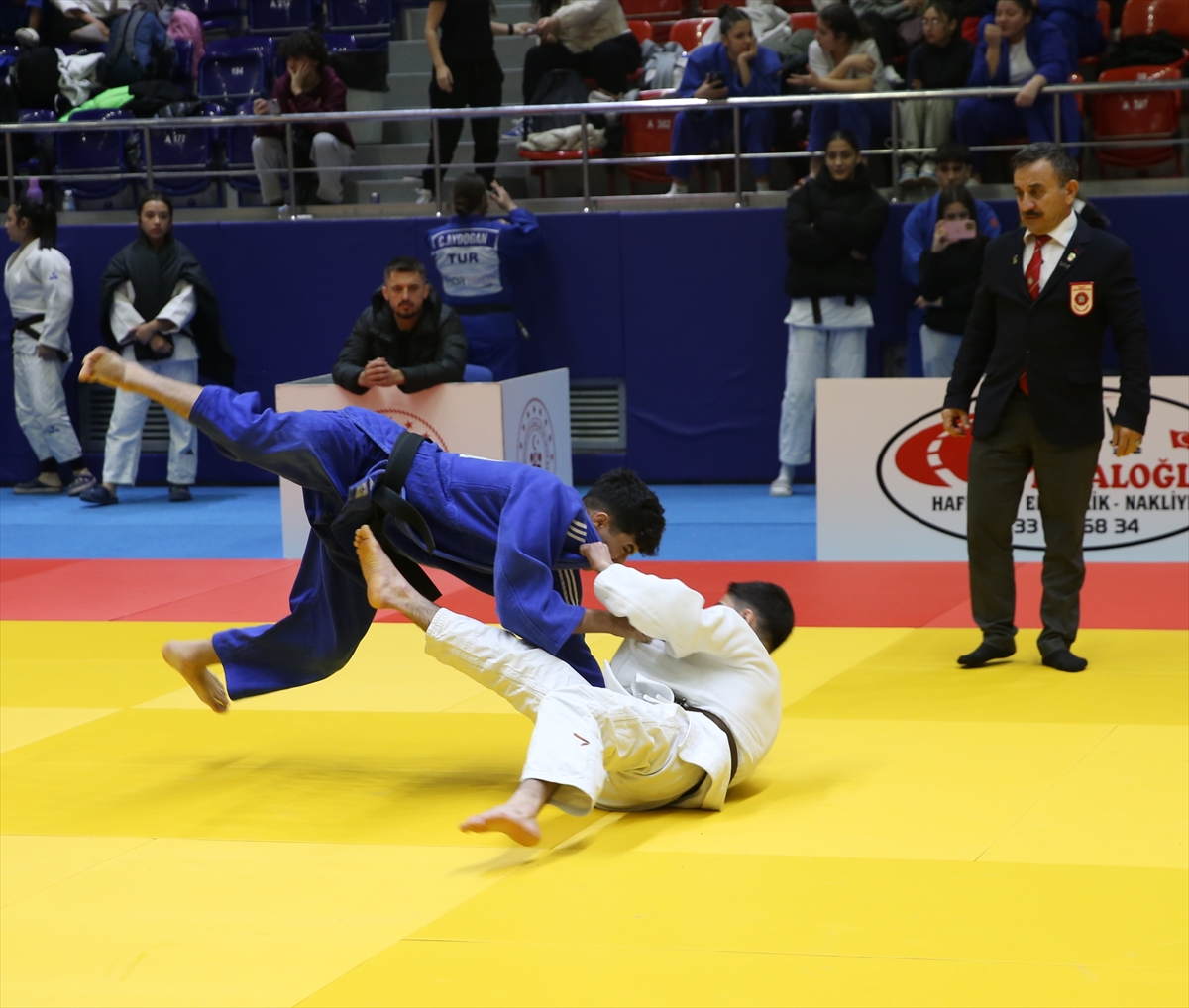 ORDU (AA) – Ordu'da düzenlenen Okul Sporları Judo Gençler Türkiye