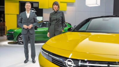 - Opel CEO'su Florian Huettl:
- "Satış rekorları kıran Opel Corsa,