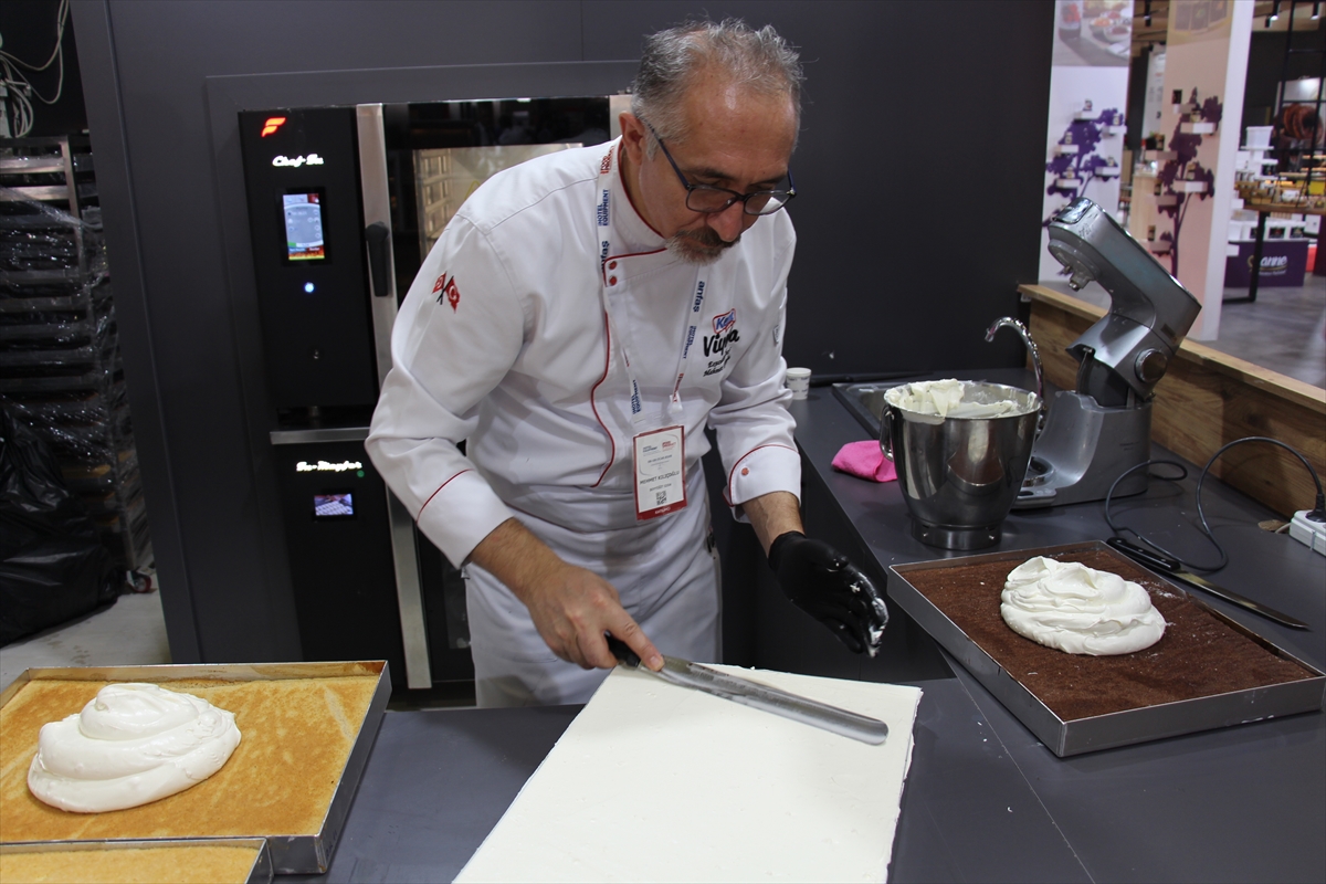 - TT Global Fuarcılık Yönetim Kurulu Başkanı Lokman Arslan:
- "250'den