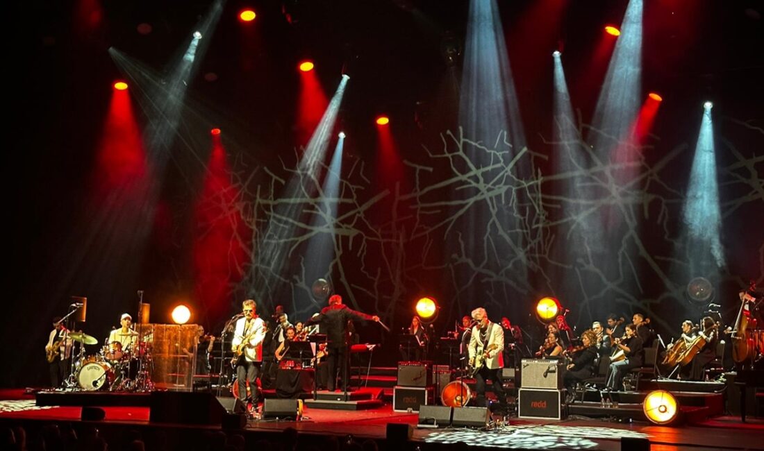 İSTANBUL (AA) – Türk rock müziği grubu Redd, kariyerlerinin özel