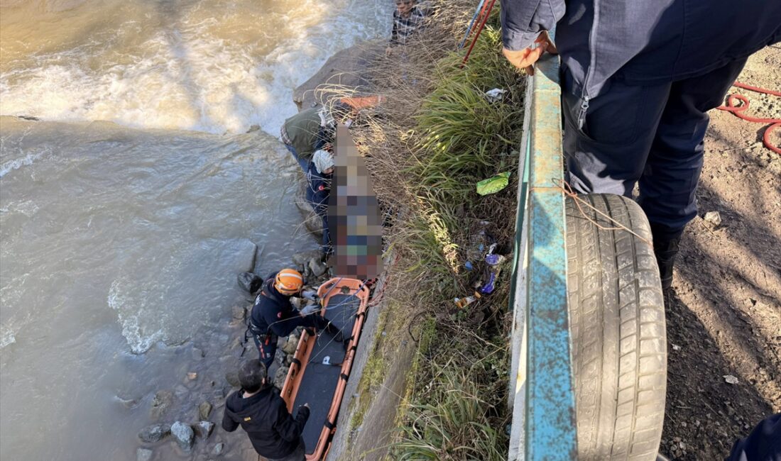 RİZE (AA) – Rize'de dere yatağına düşen kişi hayatını kaybetti.