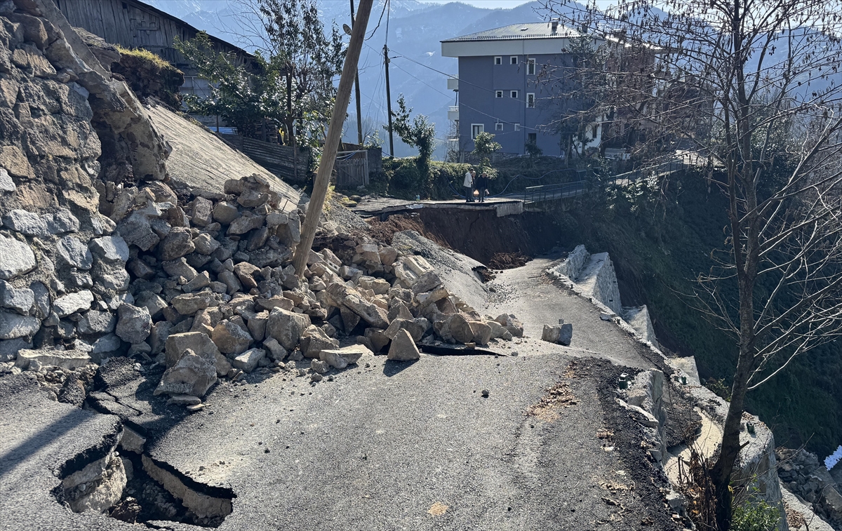 - Aynı yerdeki 5 ev tedbir amacıyla boşaltıldı