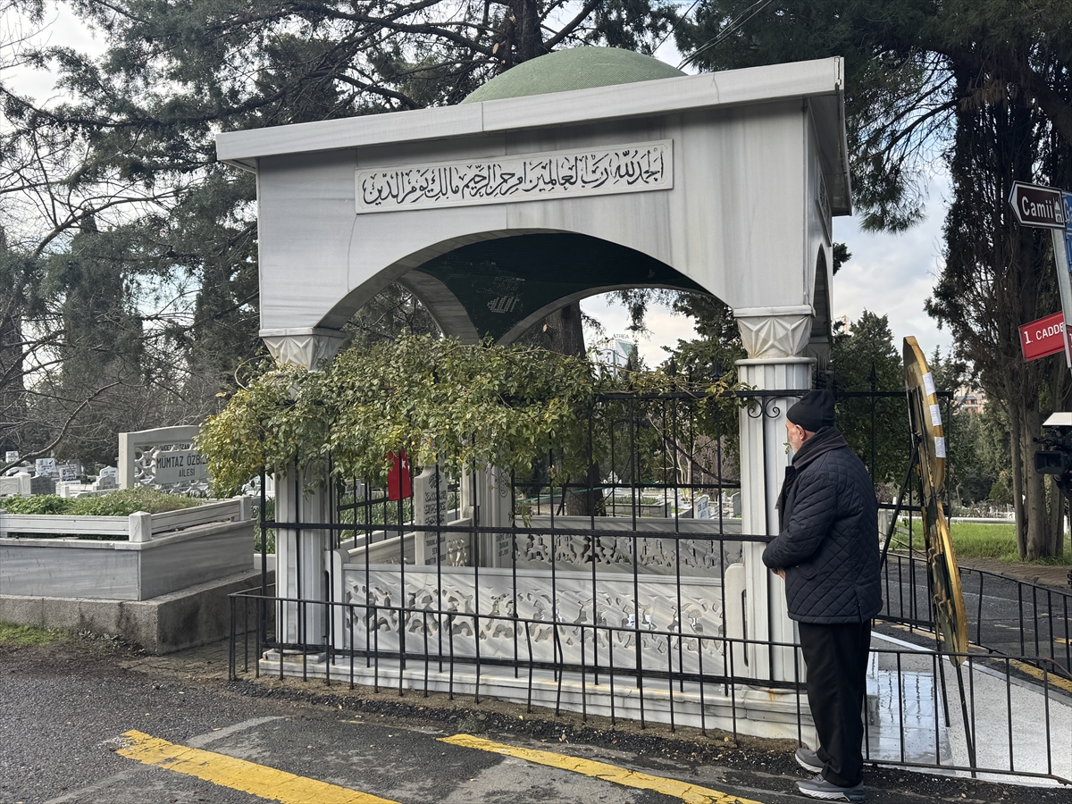 İSTANBUL (AA) – Türk sanat müziği sanatçısı Safiye Ayla Targan,