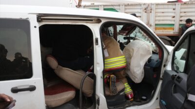 ŞIRNAK (AA) – Şırnak'ın Cizre ilçesinde park halindeki tırın dorsesine