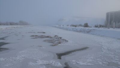 - Hava sıcaklığının gece sıfırın altında 21 dereceye düştüğü kentte,