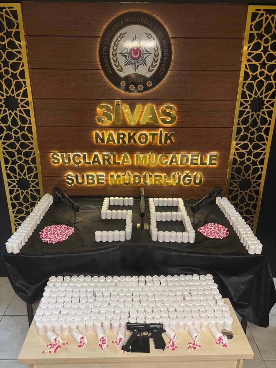 SİVAS (AA) – Sivas'ta uyuşturucu operasyonunda gözaltına alınan 9 şüpheliden