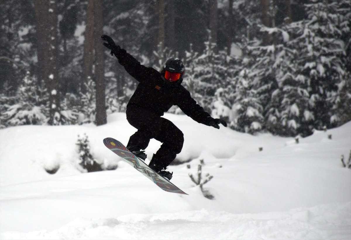 - Sarıkamış Kayak Merkezi'nin 1. etap pist inişine yapılan snowparkta