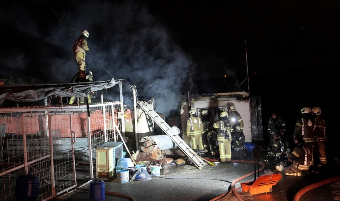 İSTANBUL (AA) – Sultangazi'de marangoz atölyesinde başlayıp, bitişiğindeki halı yıkama