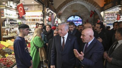 - "Ekonomiye yönelik manipülasyonların bir kısmı sadece rakamlarla ilişkili değildir.