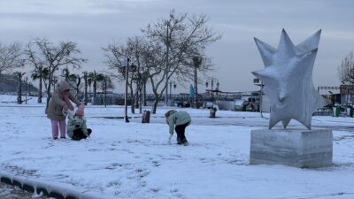 TEKİRDAĞ (AA) – Tekirdağ'da etkili olan kar yağışının ardından kent