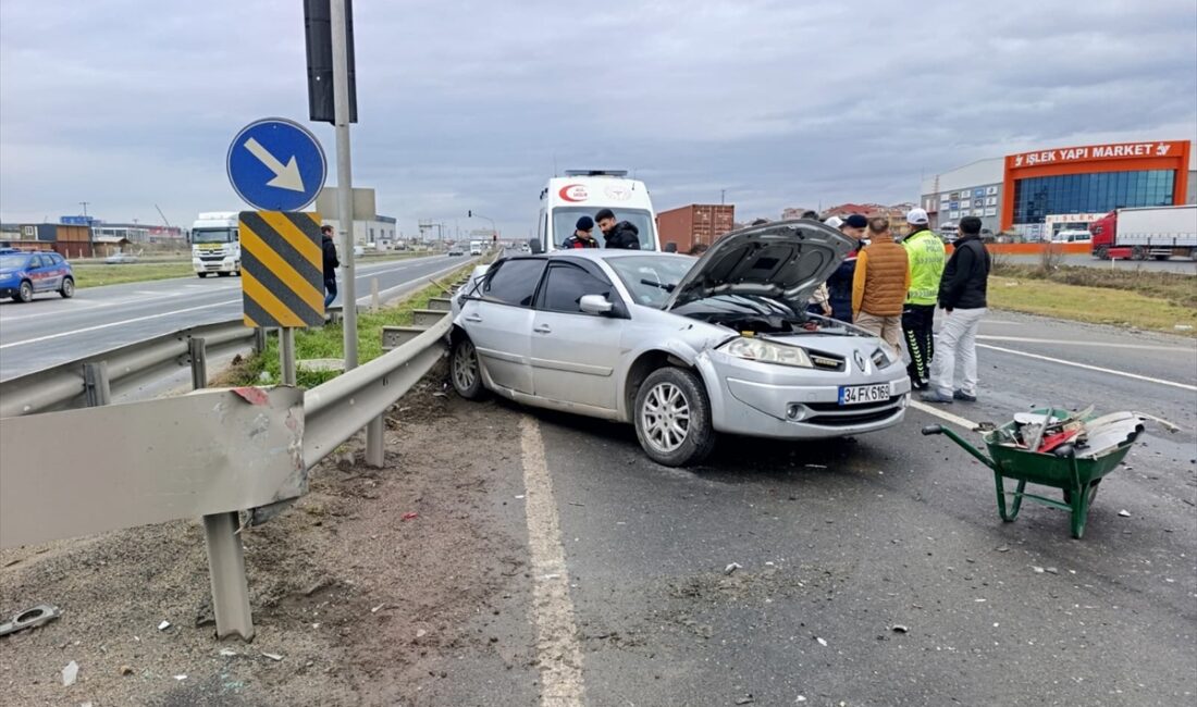 TEKİRDAĞ (AA) – Tekirdağ'ın Çerkezköy ilçesinde tır ile çarpışan otomobildeki