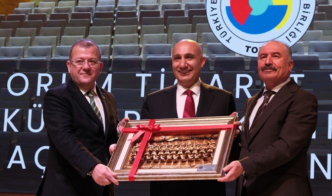 - "Çorum'un sadece son 10 senede ihracatı 100 milyon dolardan