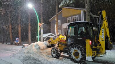 TOKAT (AA) – Tokat'ın Başçiftlik ilçesinde kar yağışı etkisini sürdürüyor.