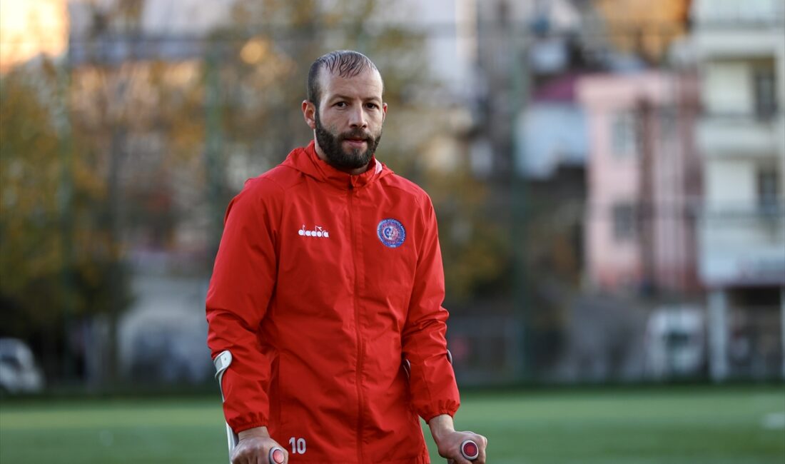 - Teknik direktör Faruk Kuduban:
- "Bu sene şampiyon olursak Türkiye'yi