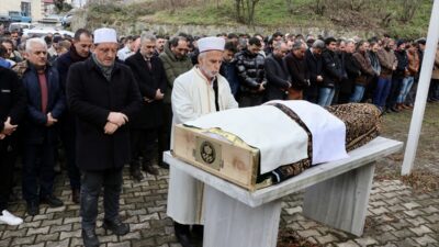 TRABZON (AA) – Trabzon'un Ortahisar ilçesinde saç ekimi operasyonu esnasında