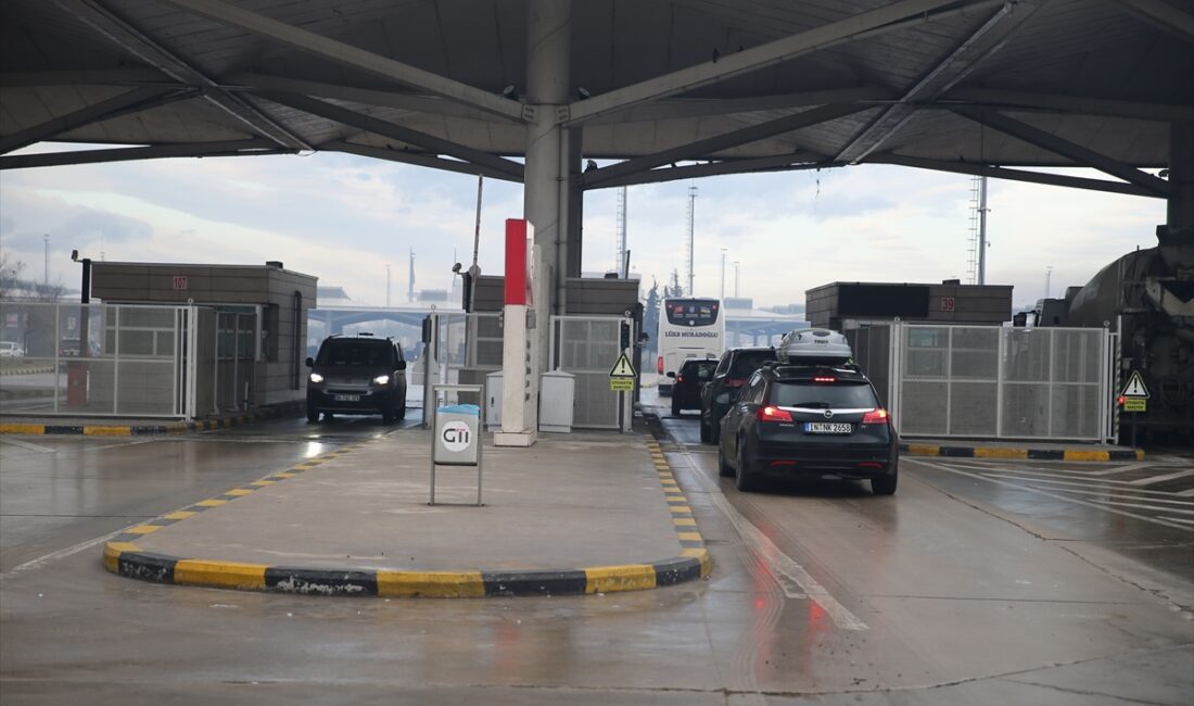 - Türkiye'nin Avrupa'ya açılan Trakya'daki gümrük kapılarından geçen yıl 15