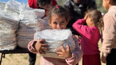 - Kızılay aşevleri günlük 35 bin kişilik kapasiteyle, barınma alanlarında