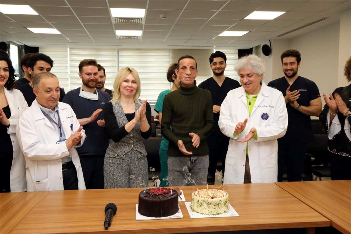 ANTALYA (AA) – Türkiye'de ilk yüz naklinin yapıldığı Uğur Acar,