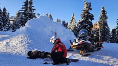 BURSA (AA) – Kış turizminin önemli merkezlerinden Uludağ'da, Jandarma Arama