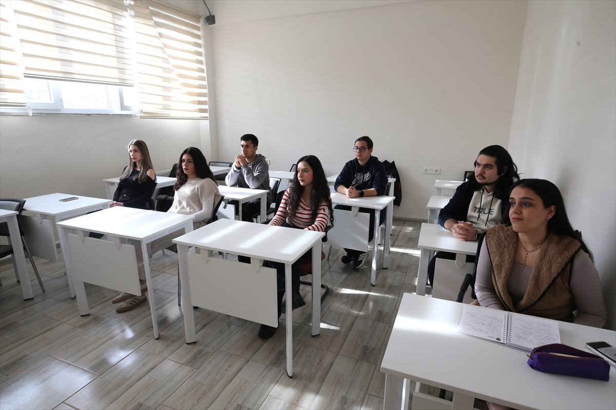 - Muş Alparslan Üniversitesi kampüsünde hizmet veren Genç Ofis'te kurs