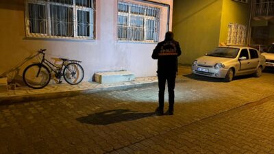 UŞAK (AA) – Uşak'ın Banaz ilçesinde çıkan bıçaklı kavgada 1