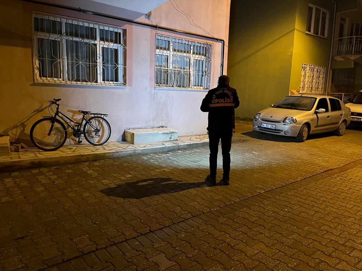 UŞAK (AA) – Uşak'ın Banaz ilçesinde çıkan bıçaklı kavgada 1