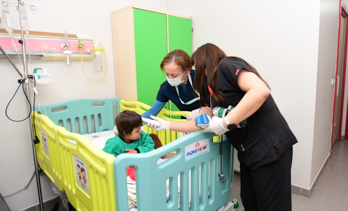 - Van YYÜ Dursun Odabaş Tıp Merkezi Başhekimi Prof. Dr.