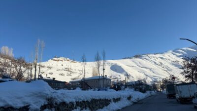 VAN (AA) – Van'ın Çatak ilçesinde çığ düşen bölgelerde ve