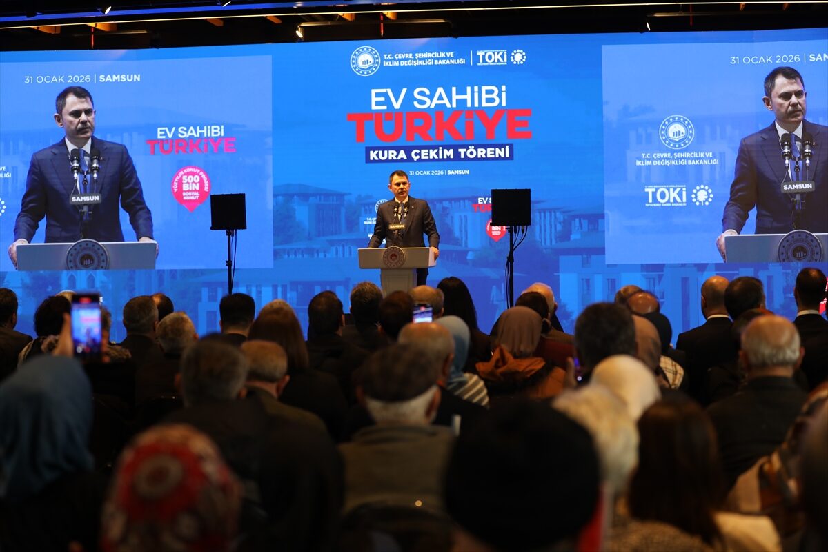 - Çevre Şehircilik ve İklim Değişikliği Bakanı Murat Kurum:
- "AK