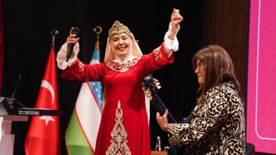 - KADEM Yönetim Kurulu Başkanı Canan Sarı:
- "Biliyoruz ki kadının