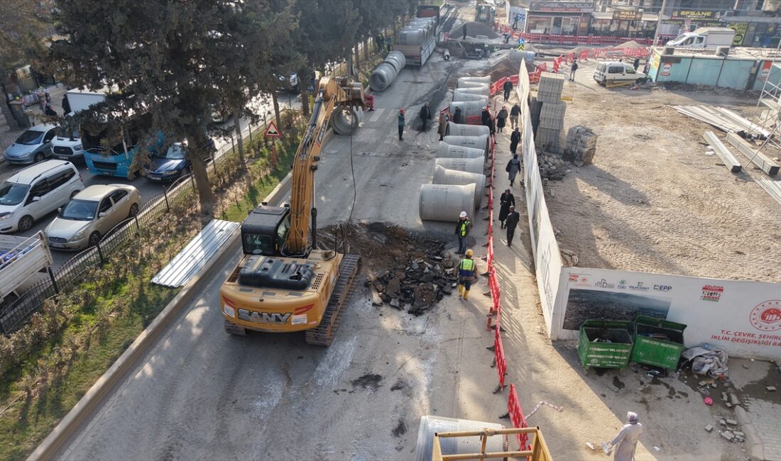 - Büyükşehir Belediyesi Su ve Kanalizasyon İdaresi Genel Müdürlüğü ekiplerince,