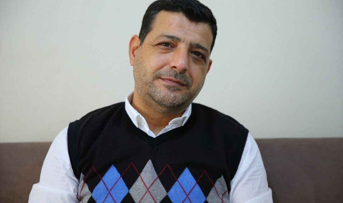 - Adana'da 6 Şubat 2023'teki depremlerde eşini ve iki çocuğunu