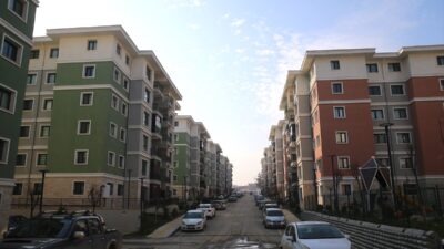 - Depremde ağır hasar almasının ardından kontrollü yıkılan Antakya ilçesi